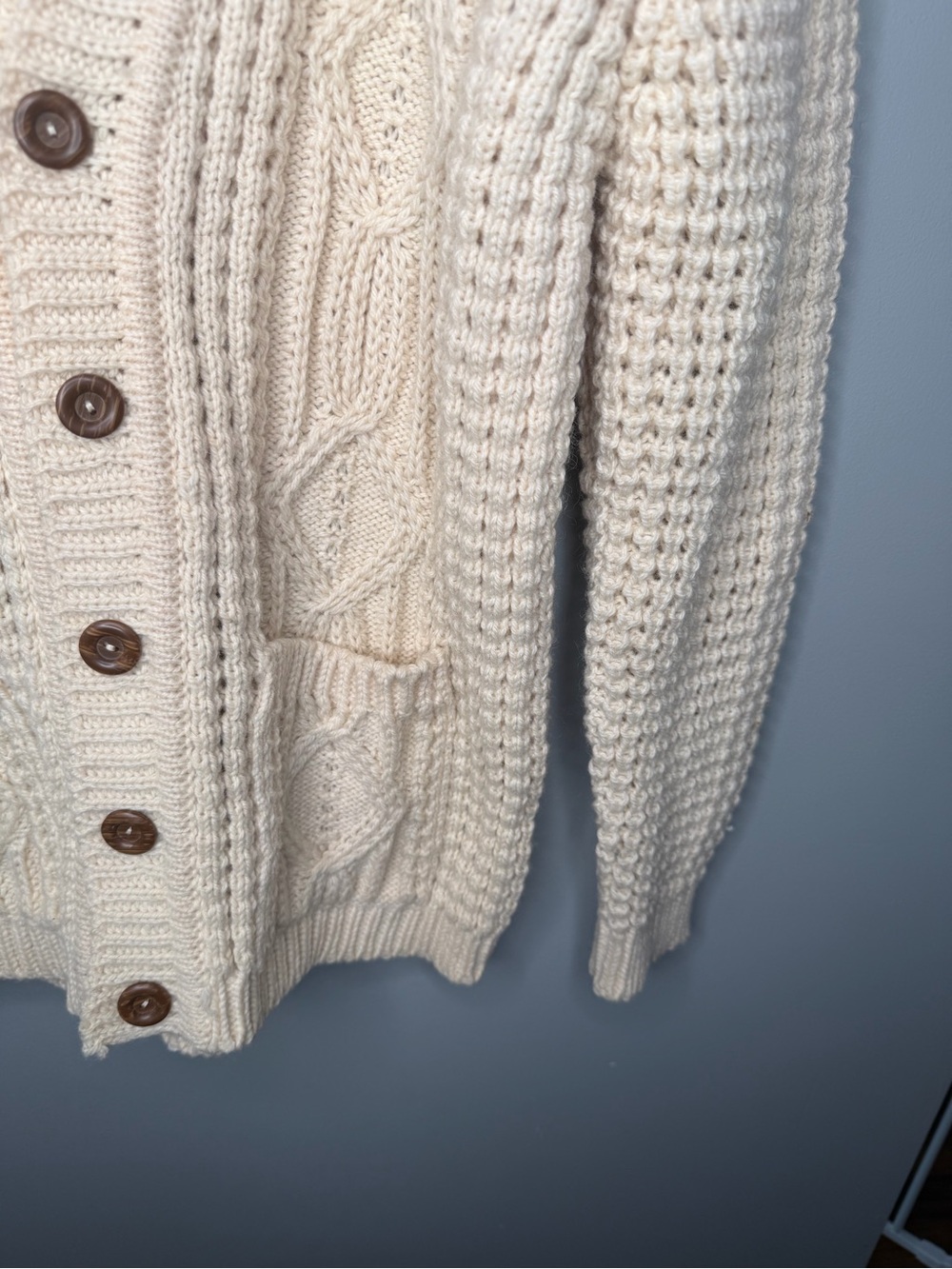Gaeltarra Vintage Aran Irish Handloomed Pure Wool Fisherman Cardigan Sweater - Picture 5 of 9